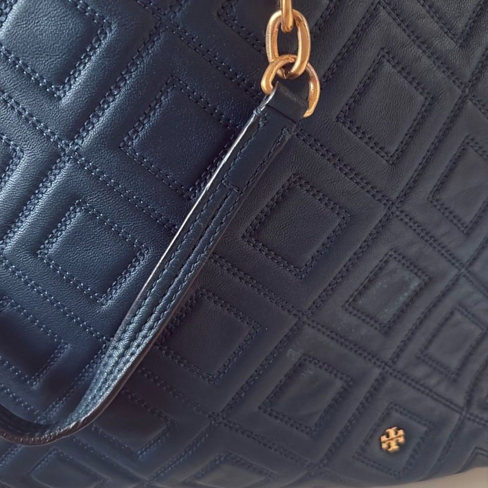 Tory Burch Fleming Quilted Leather Tote – Navy Blue - Picture 2 of 6